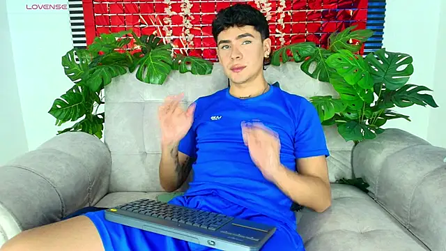 CamiiGuzmanX online show from February 21, 2026, 9:39 pm