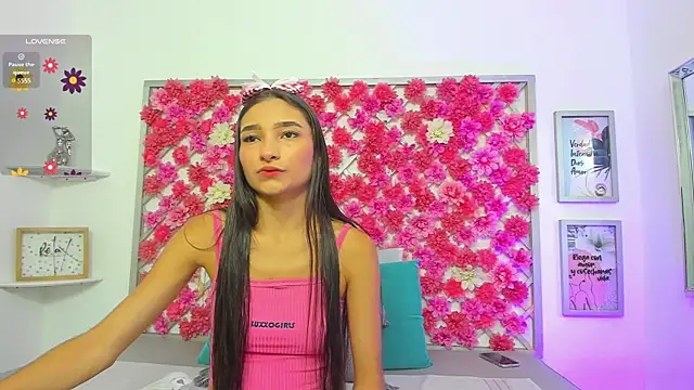 Snapshot of hannah_miller_1 chatting on October 3, 2025, 11:23 am hannah miller 1 online show from October 3, 2025, 11:23 am