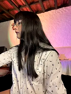 kaori 77 online show from November 9, 2025, 3:43 am