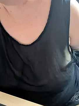 Curvy Mommy online show from September 24, 2025, 7:48 am