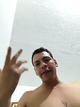 Snapshot of Thomasjons_ chatting on February 24, 2026, 3:18 am Thomasjons online show from February 24, 2026, 3:18 am