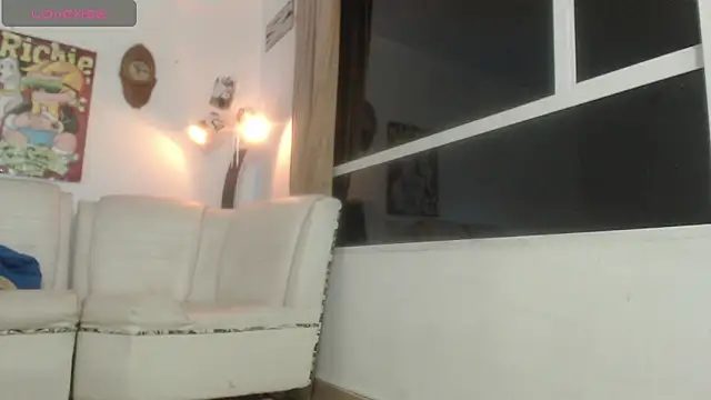 Snapshot of Thomasjons_ chatting on April 23, 2026, 3:13 am Thomasjons online show from April 23, 2026, 3:13 am