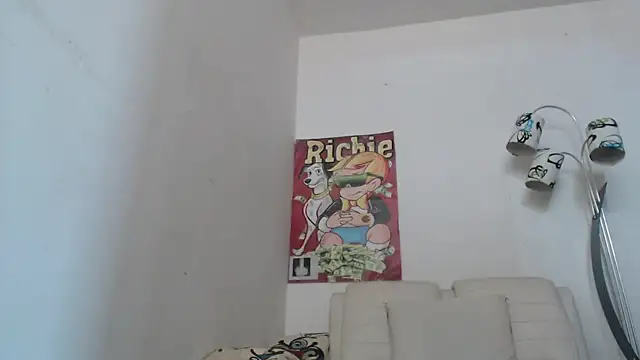 Thomasjons  online show from December 2, 2025, 6:20 pm