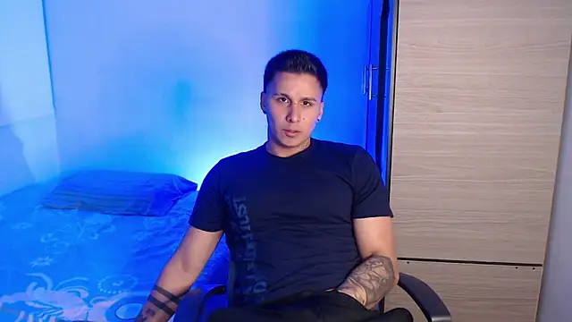 valentinosex1 online show from January 18, 2026, 10:24 pm