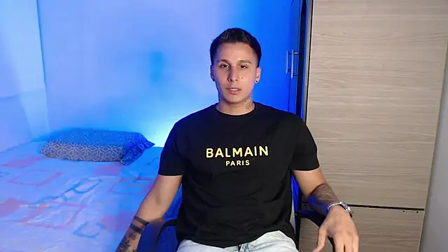 valentinosex1 online show from December 18, 2025, 9:29 pm