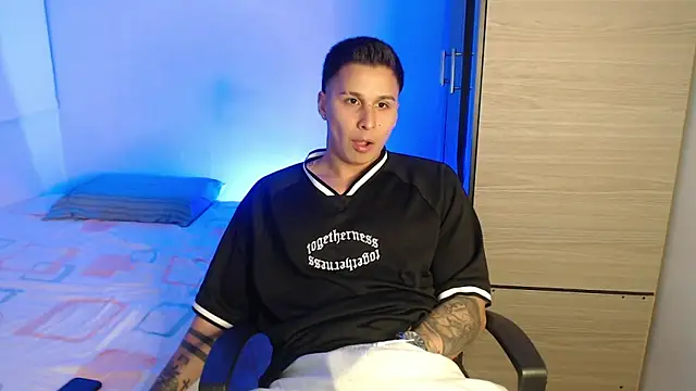 valentinosex1 online show from February 1, 2026, 11:03 pm