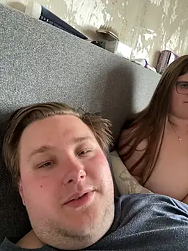 CurvyPaar2 online show from April 17, 2026, 4:21 pm