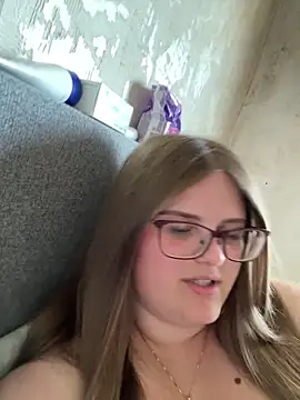 Snapshot of CurvyPaar2 chatting on May 8, 2026, 5:50 pm CurvyPaar2 online show from May 8, 2026, 5:50 pm