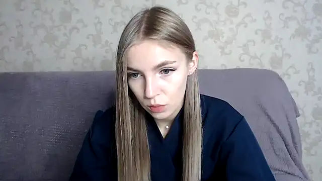 HitGyrl online show from November 20, 2025, 8:04 am