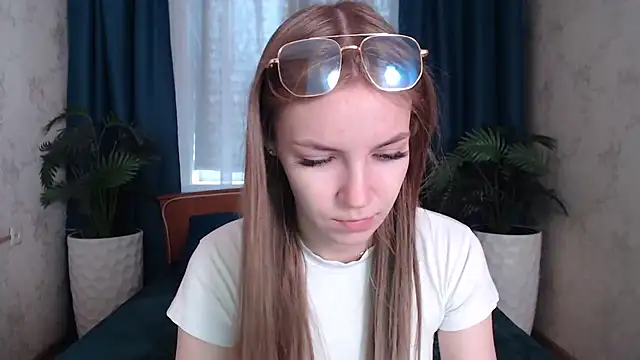 Snapshot of HitGyrl chatting on May 9, 2026, 1:09 am HitGyrl online show from May 9, 2026, 1:09 am