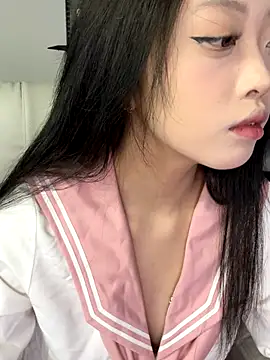 tuzi5201314 online show from December 4, 2025, 3:00 pm