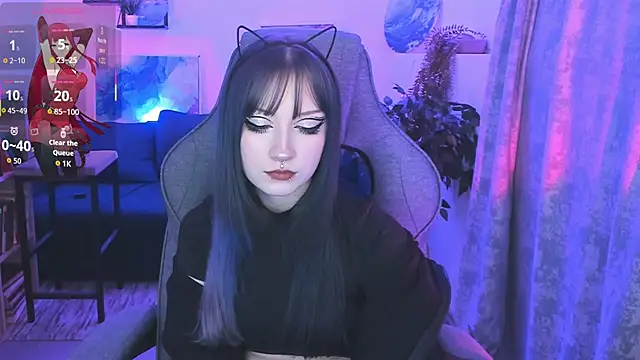 LiliLuna online show from February 6, 2026, 1:18 pm