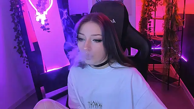 LiliLuna online show from September 21, 2025, 1:27 pm