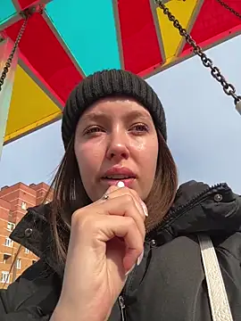 Snapshot of ElliRose chatting on October 31, 2025, 6:32 am ElliRose online show from October 31, 2025, 6:32 am