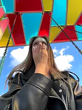 Snapshot of ElliRose chatting on September 17, 2025, 6:37 am ElliRose online show from September 17, 2025, 6:37 am