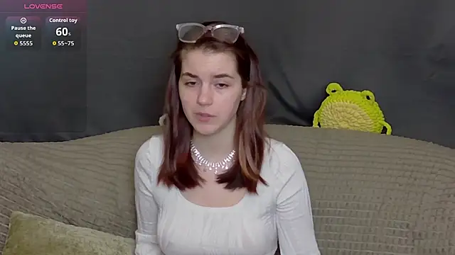 Snapshot of ElzaBlis chatting on November 15, 2025, 2:54 pm ElzaBlis online show from November 15, 2025, 2:54 pm