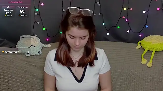 Snapshot of ElzaBlis chatting on December 17, 2025, 2:55 pm ElzaBlis online show from December 17, 2025, 2:55 pm