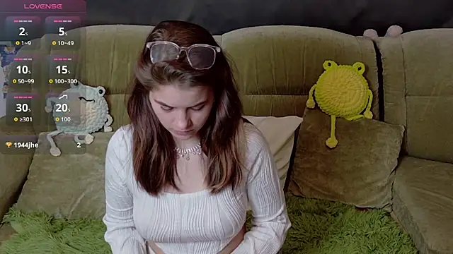 Snapshot of ElzaBlis chatting on February 8, 2026, 3:43 pm ElzaBlis online show from February 8, 2026, 3:43 pm