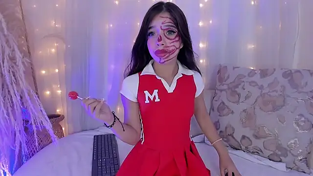 arianna cox   online show from October 31, 2025, 9:22 pm