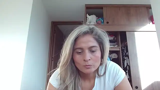 linda-mature43 online show from September 13, 2025, 10:10 pm