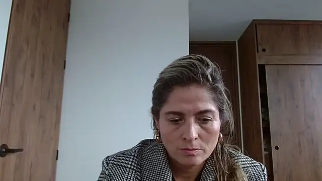 linda-mature43 online show from November 15, 2025, 4:44 pm