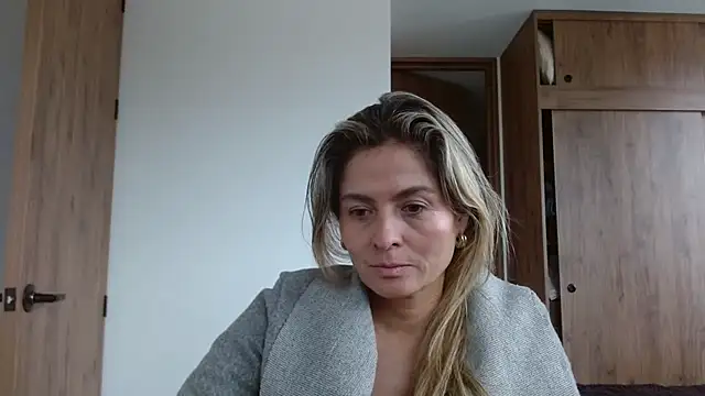 linda-mature43 online show from November 19, 2025, 1:44 pm