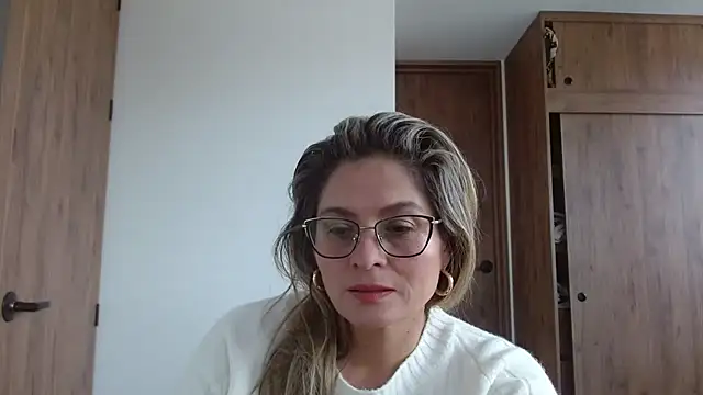 linda-mature43 online show from November 5, 2025, 1:25 pm