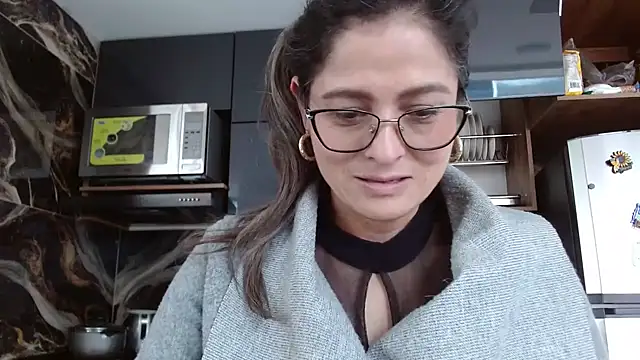 linda-mature43 online show from September 9, 2025, 2:59 pm