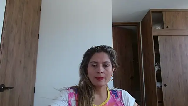 linda-mature43 online show from November 7, 2025, 3:05 pm