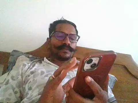 Snapshot of hosur_horny chatting on April 19, 2026, 5:41 am hosur horny online show from April 19, 2026, 5:41 am