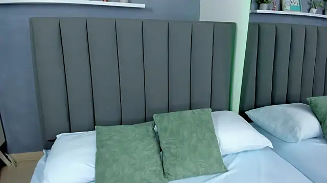 anagil  online show from October 15, 2025, 12:57 pm