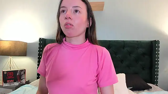 Snapshot of VioletaNova chatting on April 30, 2026, 8:57 pm VioletaNova online show from April 30, 2026, 8:57 pm