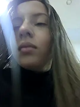 Snapshot of VioletaNova chatting on June 2, 2026, 10:37 am VioletaNova online show from June 2, 2026, 10:37 am