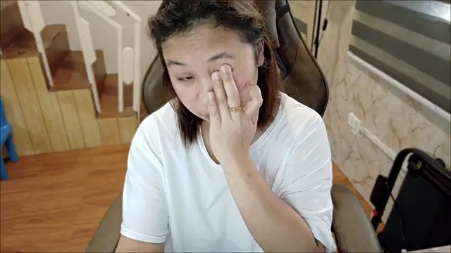 sweet-candy07 online show from October 19, 2025, 10:34 pm