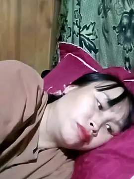 maple694 online show from October 27, 2025, 1:12 pm