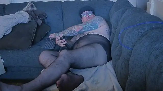 pantyhoselover54 online show from October 7, 2025, 12:11 am