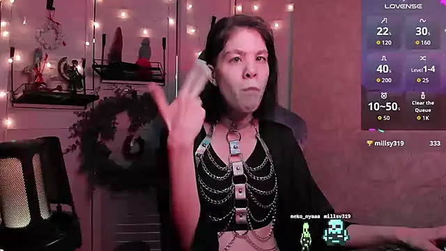 aestheticbeing online show from December 21, 2025, 12:40 pm