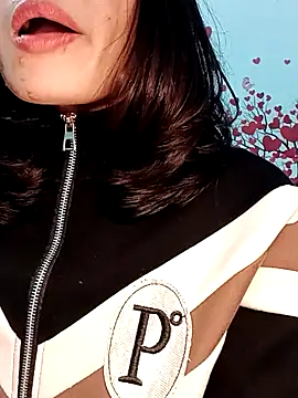 Hinna x online show from February 13, 2026, 3:39 am