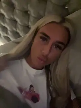 EllieMaeBaby online show from September 17, 2025, 9:39 pm