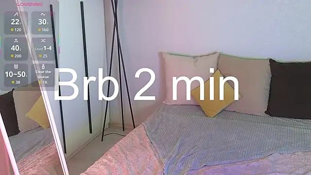 EsmaWonka online show from October 4, 2025, 7:54 am