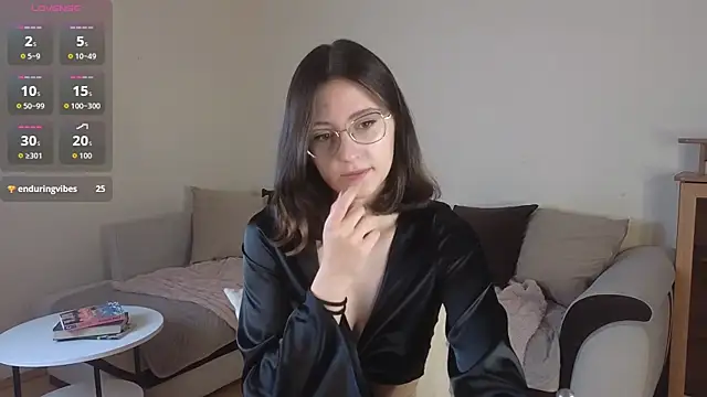 EsmaWonka online show from October 15, 2025, 7:27 am