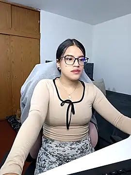 Snapshot of asumi_18 chatting on September 17, 2025, 10:39 am asumi 18 online show from September 17, 2025, 10:39 am