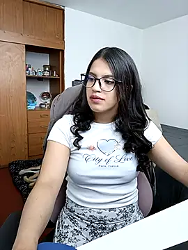 Snapshot of asumi_18 chatting on September 30, 2025, 9:32 pm asumi 18 online show from September 30, 2025, 9:32 pm