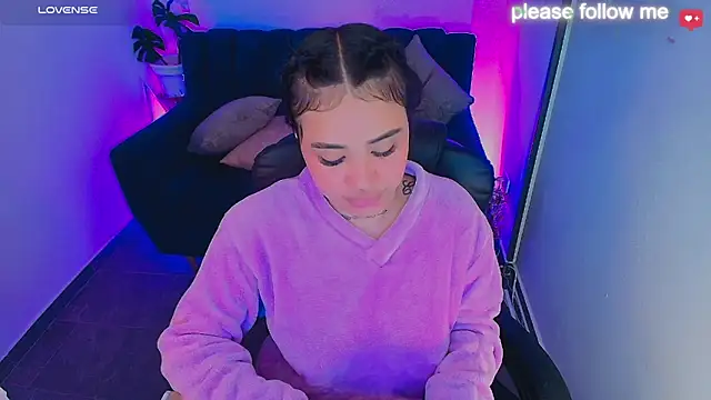 nicemiiaa7  online show from March 11, 2026, 12:54 pm