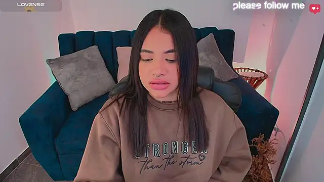 nicemiiaa7  online show from March 22, 2026, 5:14 pm