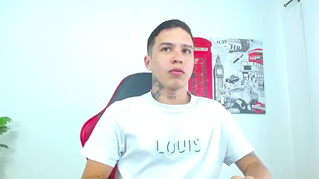 Cumandres18 online show from January 14, 2026, 2:42 pm