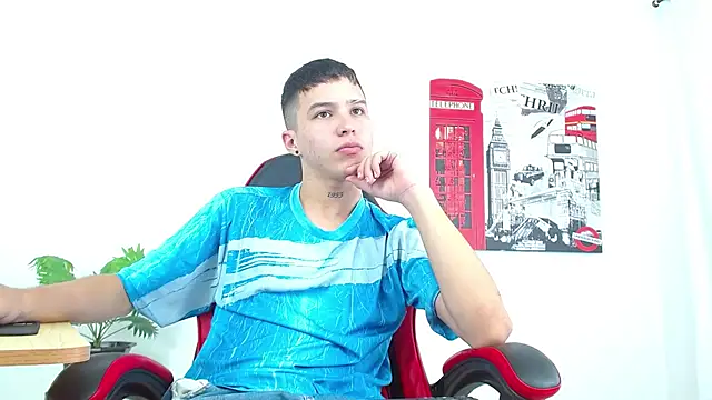 Cumandres18 online show from September 30, 2025, 2:01 pm