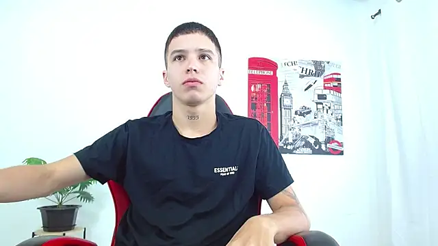 Cumandres18 online show from October 17, 2025, 2:19 pm