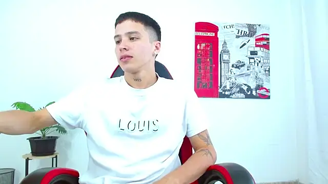 Cumandres18 online show from November 4, 2025, 2:10 pm