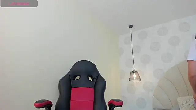 GIANAMILLER6 online show from October 21, 2025, 12:15 pm